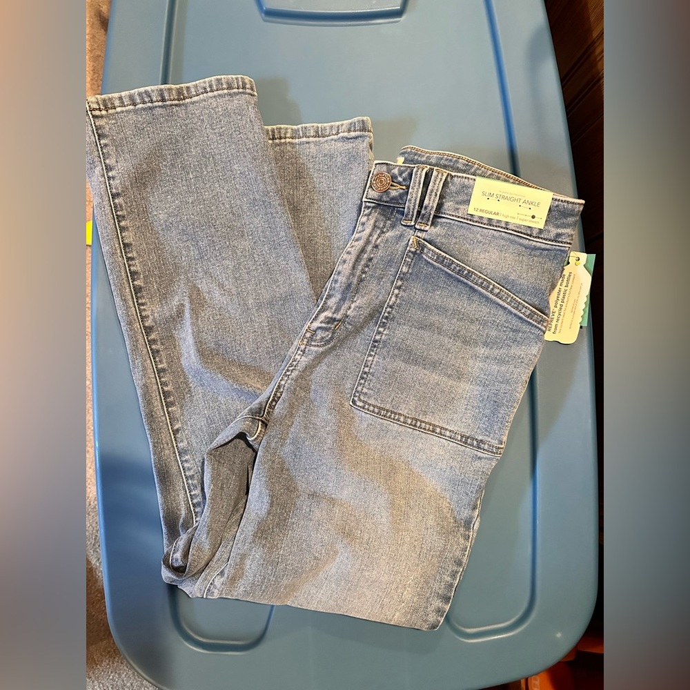 Slim straight ankle jeans